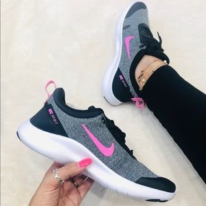 Nike Women's Flex Experience Run 8